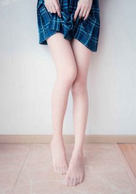 義烏四女人弄一個男鴨子視頻_1080免費觀看
