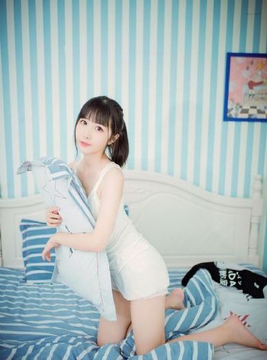 動漫美女的巨乳被揉胸_超清手機在線看