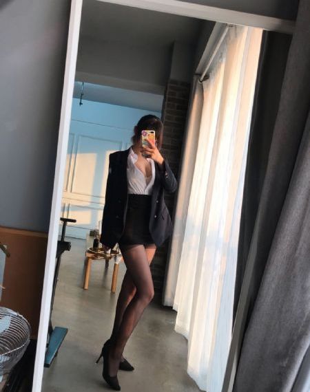 免費看裸體美女玩奶頭_1080P在線播放觀看