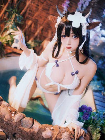 吸允女朋友奶頭過程_1080P視頻大全