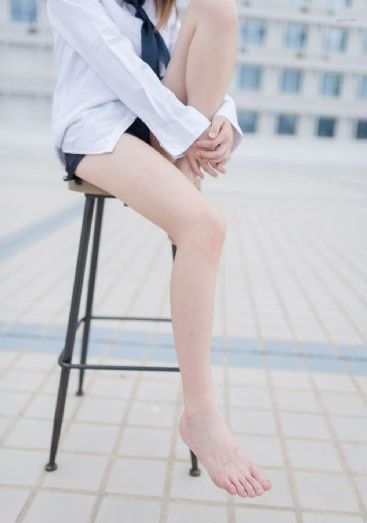 年輕女的老師2中字在線_1080天堂在線