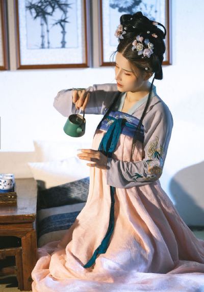 揉我奶啊嗯高潮了視頻_720動漫免費觀看